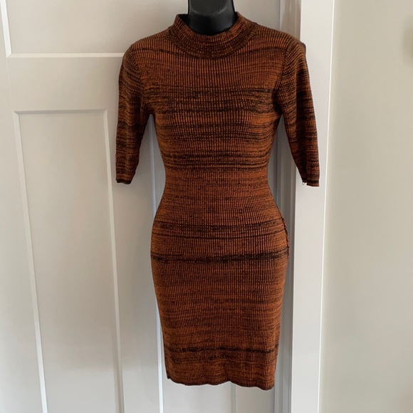 Black and orange dress - Picture 1 of 2